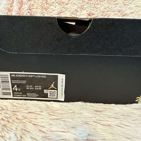 Air Jordan 11 CMFT Low (GS) size 4Y - Picture 4 of 5